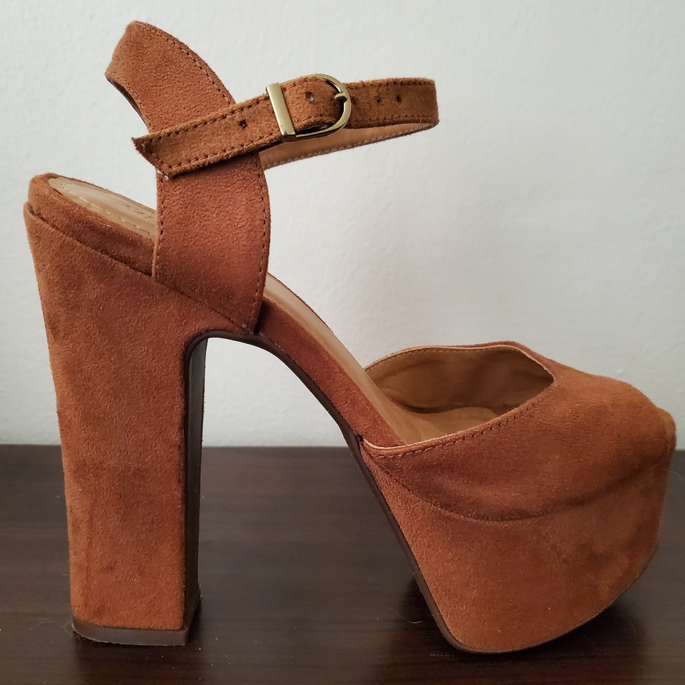 Plataform sandals - Made in Brazil Via Uno